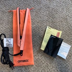 Limited edition Amika straightener